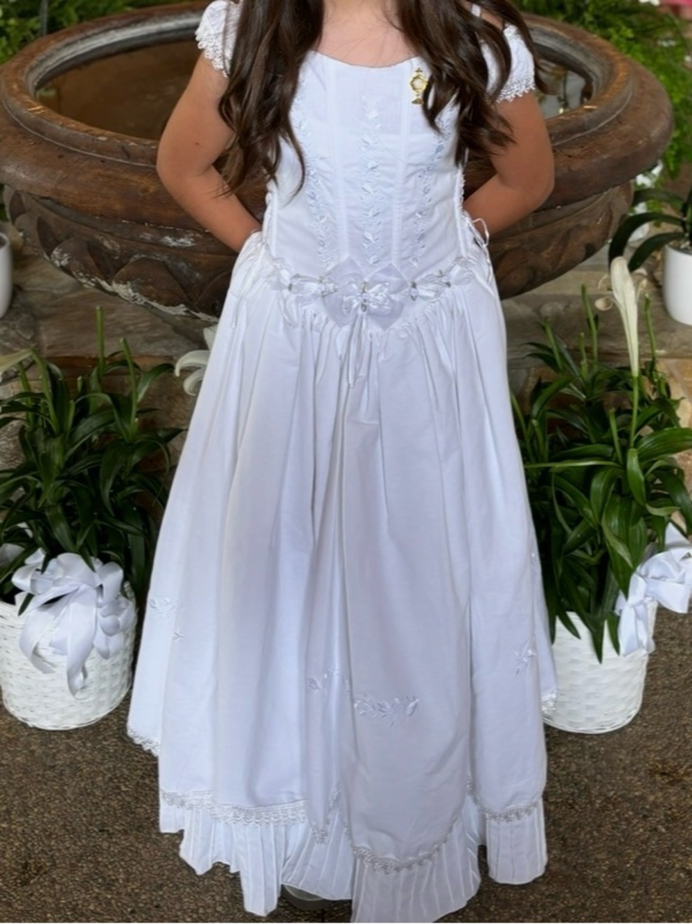 White Girls' Communion Dress with Lace Trim